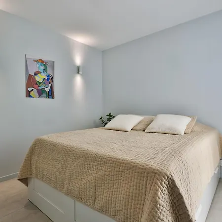 Frida - - 3 Bedrooms Sea View - 2 Mins Walk To Port Lejlighed