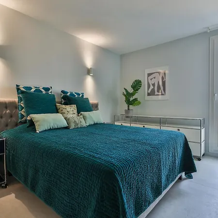 Frida By Tropez * サントロペ